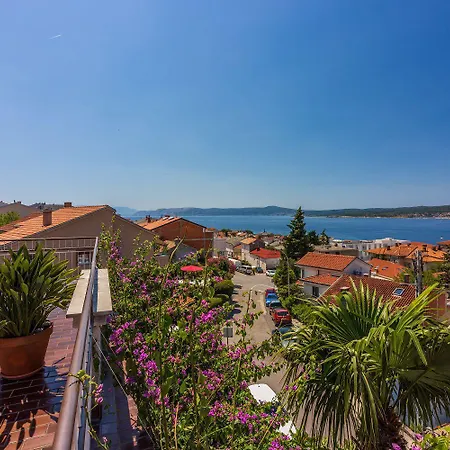 Komfortables Nur 250 Meter Zum Sandstrand Mit Privater Dachterrasse Und Meerblick 아파트