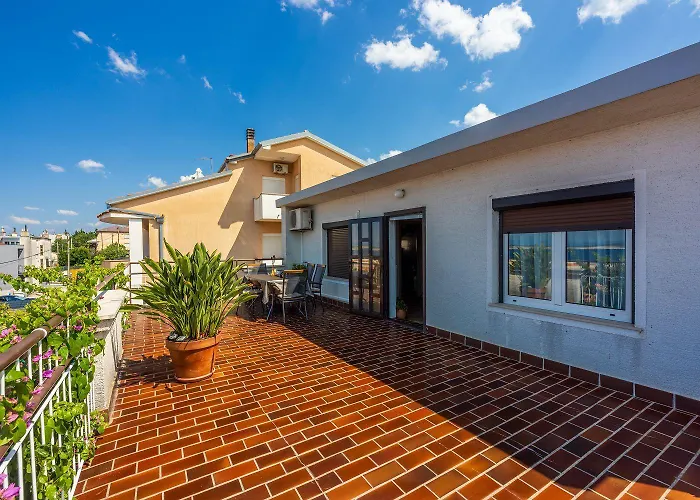 Komfortables Nur 250 Meter Zum Sandstrand Mit Privater Dachterrasse Und Meerblick