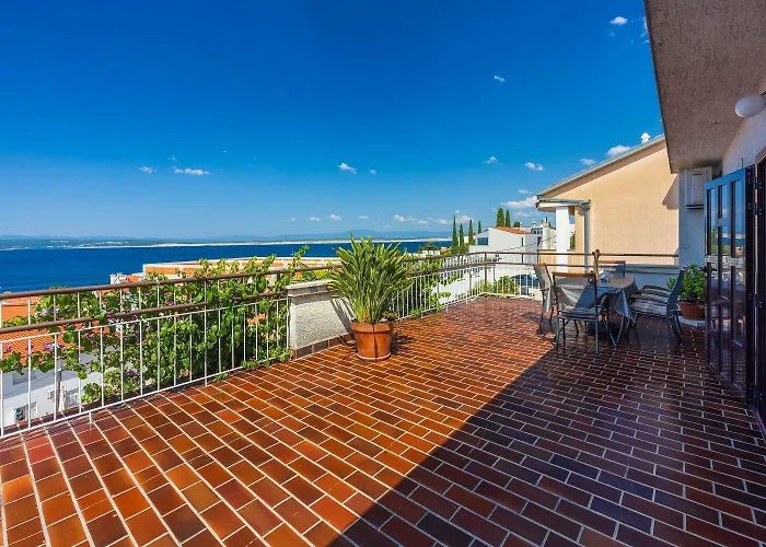 Komfortables Nur 250 Meter Zum Sandstrand Mit Privater Dachterrasse Und Meerblick * Crikvenica