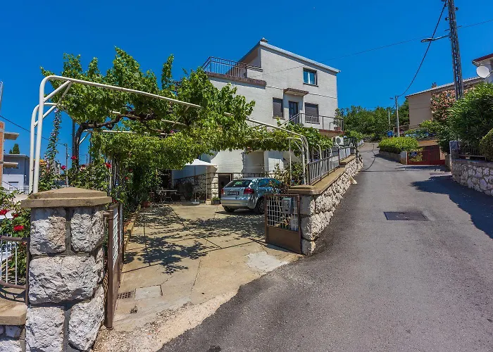 Komfortables Nur 250 Meter Zum Sandstrand Mit Privater Dachterrasse Und Meerblick * Crikvenica